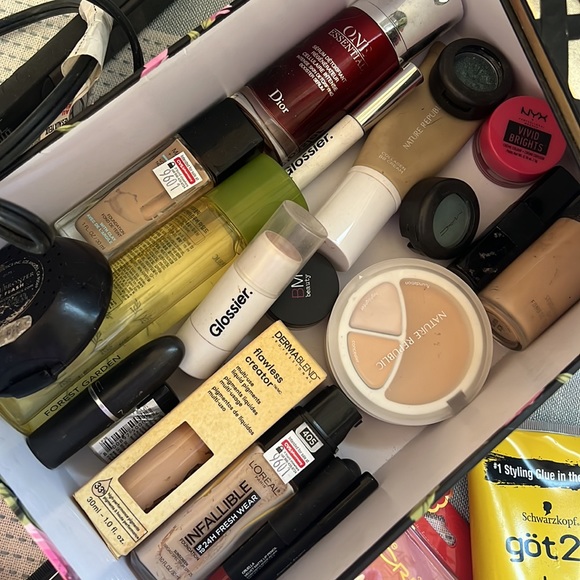 Tik Tok made me buy it! Moving and purging. Take it all! - Picture 2 of 4